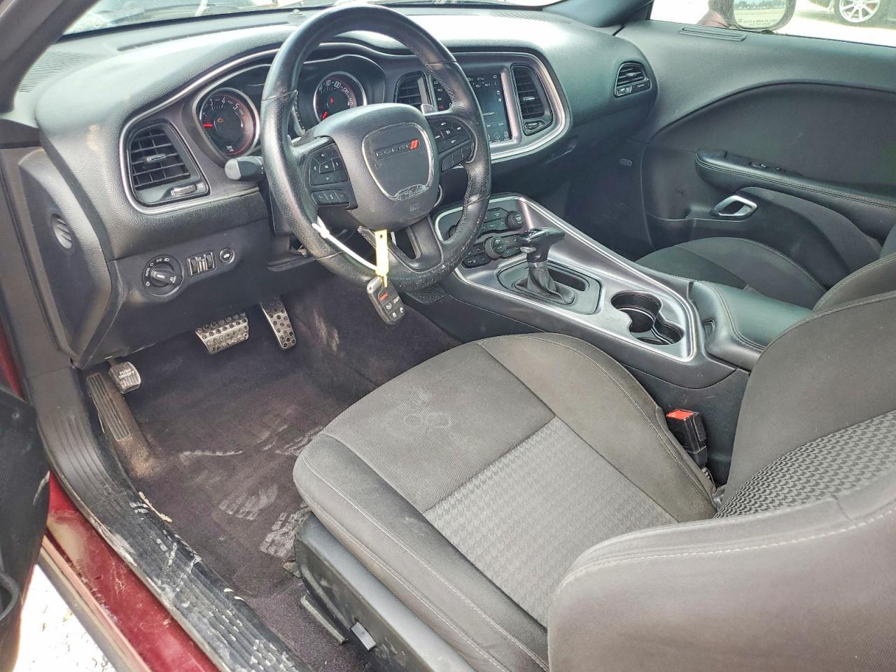 2017 Dodge Challenger R/T - zdjęcie 8