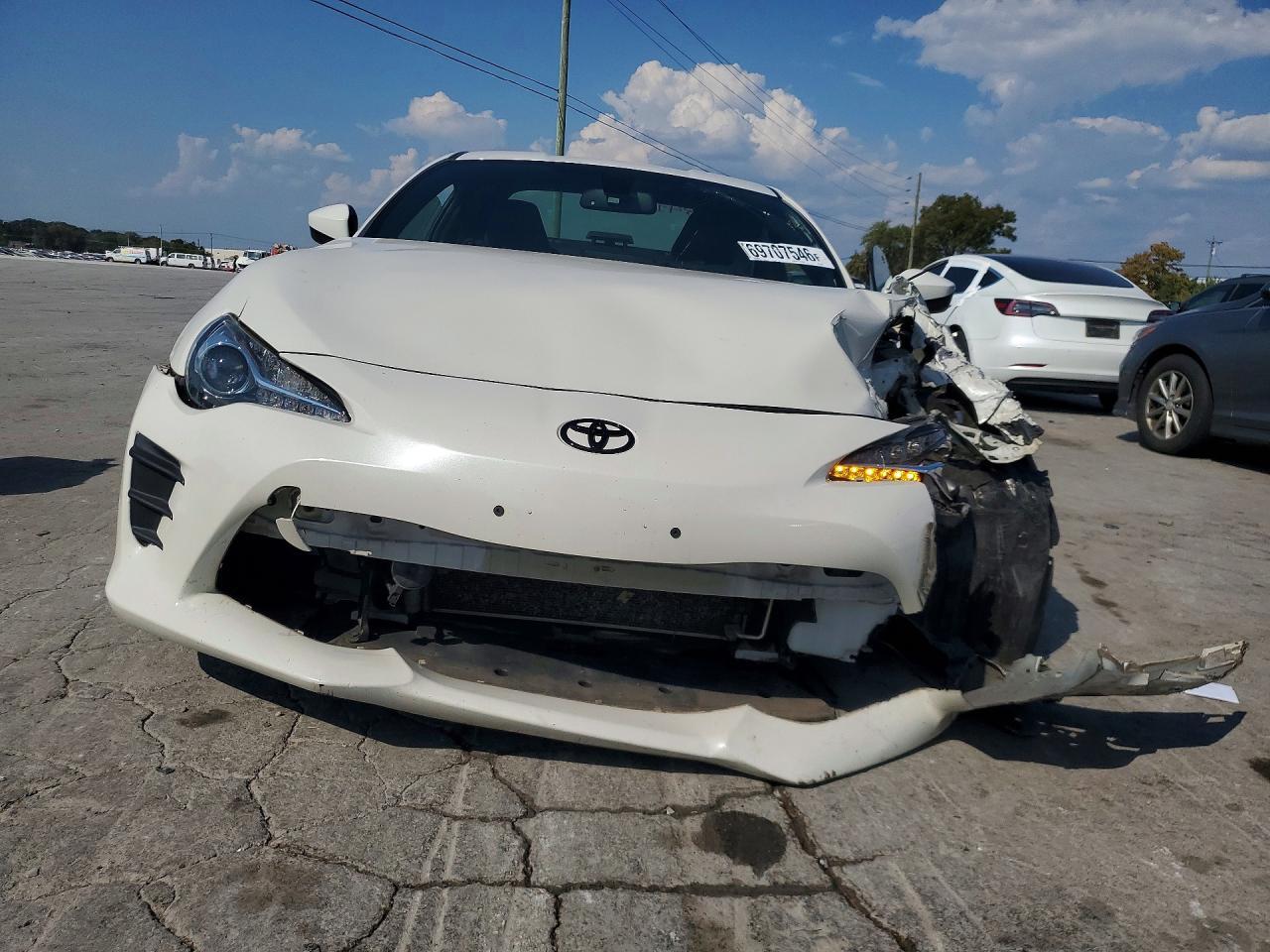 2019 Toyota 86 Base - zdjęcie 5
