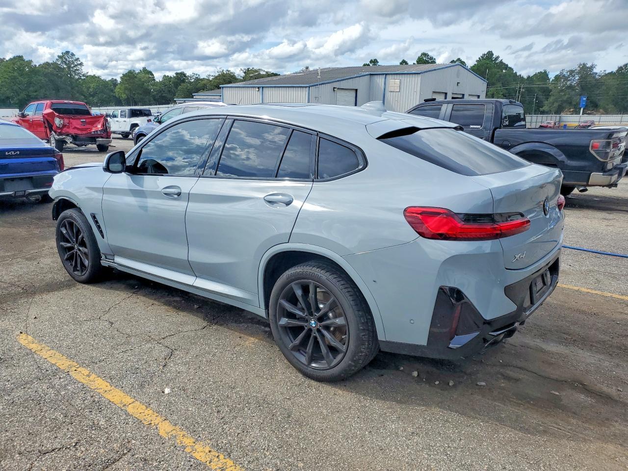 2024 BMW X4 xDrive30I - zdjęcie 2