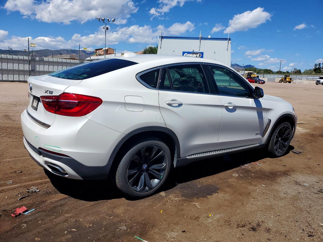 2015 BMW X6 xDrive50I - zdjęcie 3