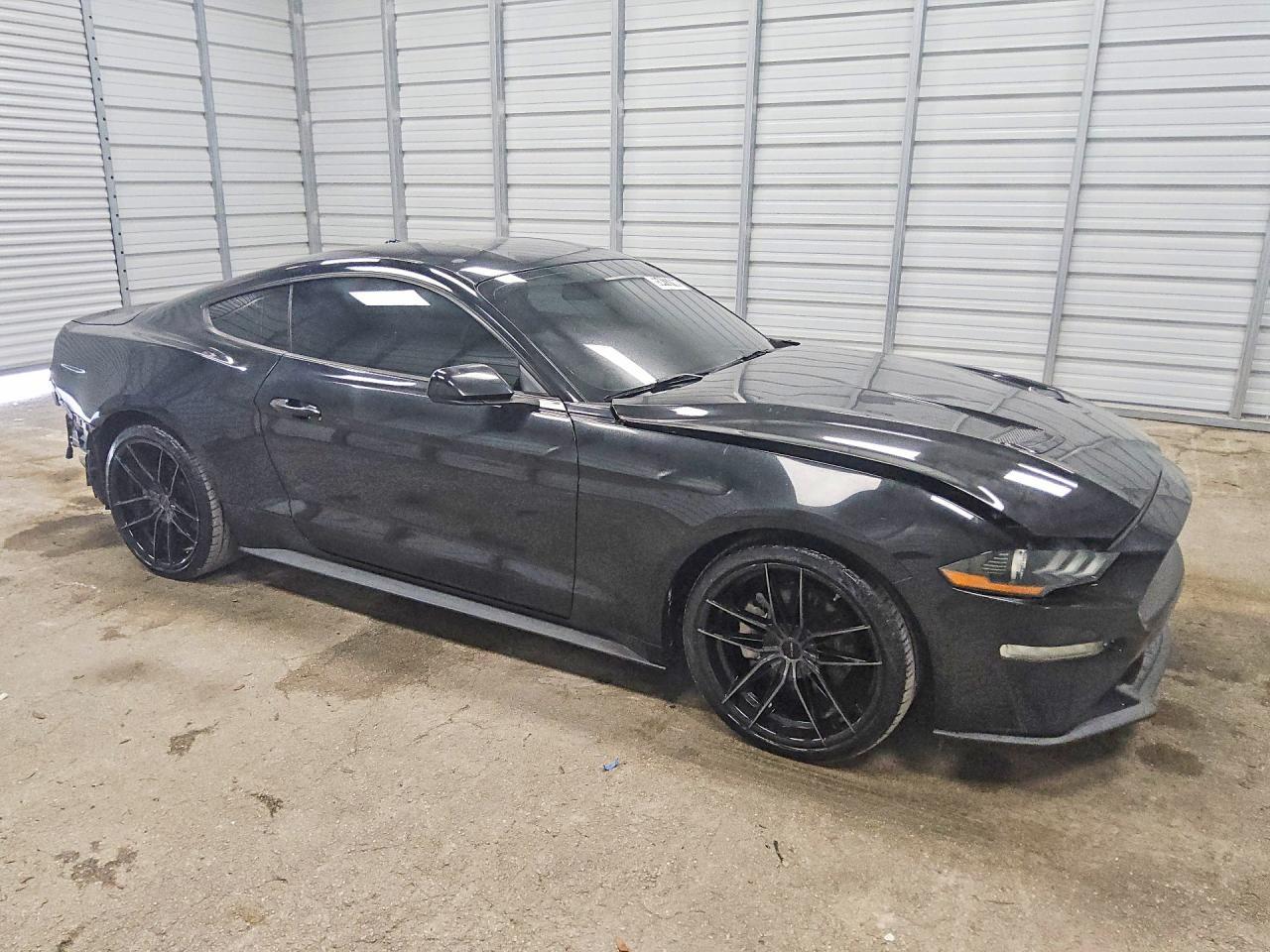 2019 Ford Mustang - zdjęcie 4