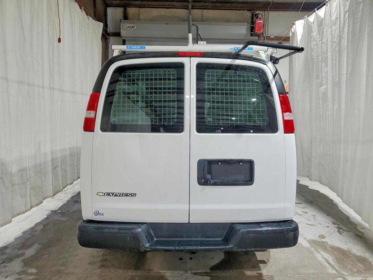 2020 Chevrolet Express G2500 - zdjęcie 6