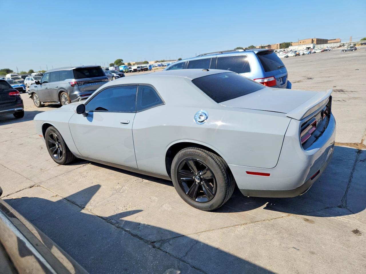 2021 Dodge Challenger Sxt - zdjęcie 2