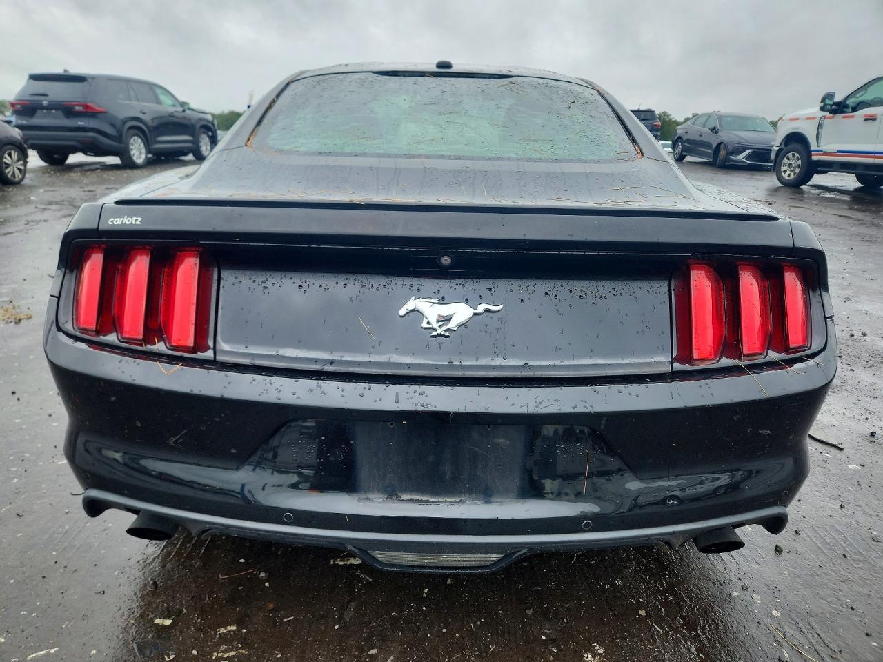 2015 Ford Mustang - zdjęcie 6