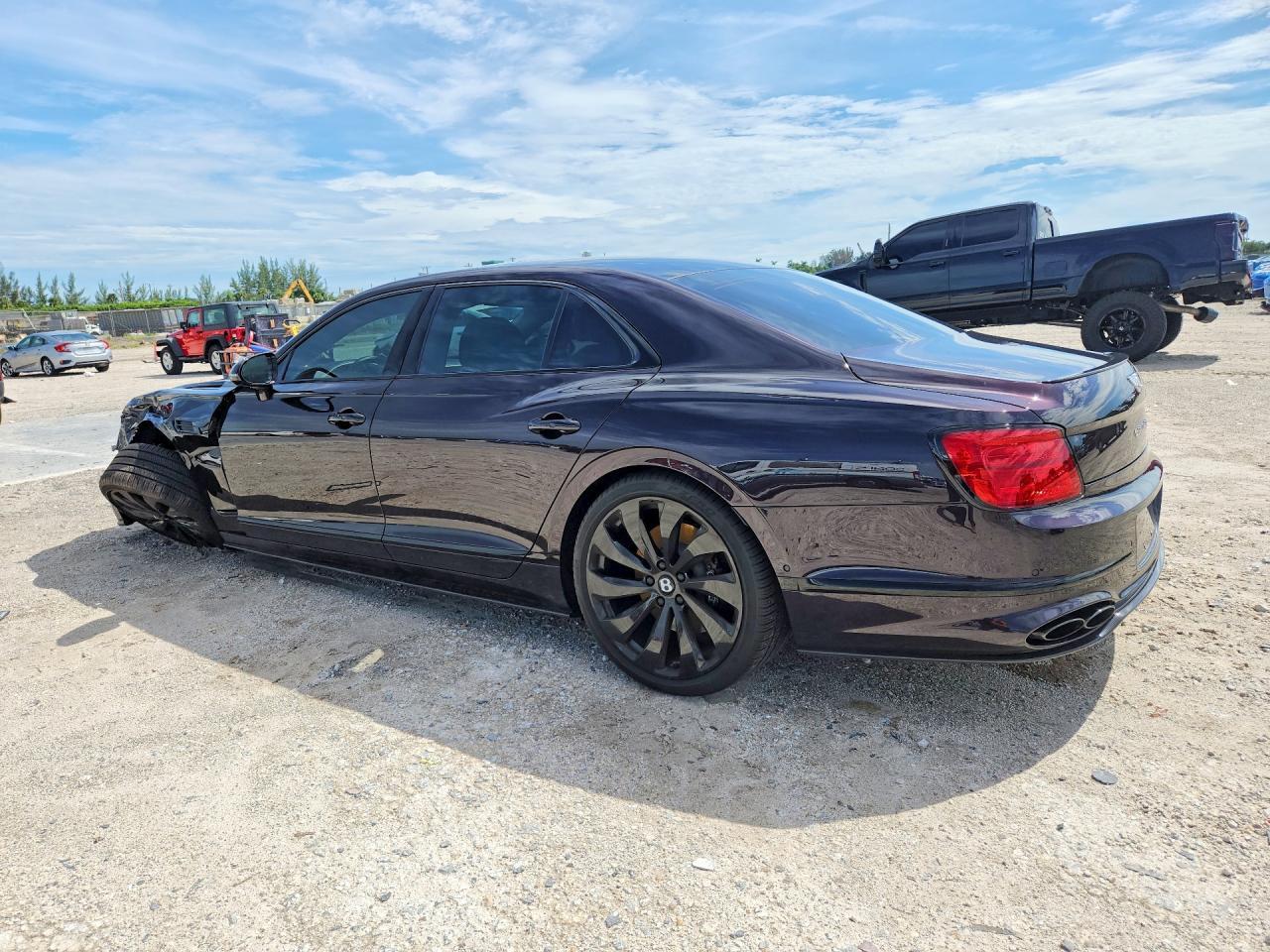 2021 Bentley Flying Spur - zdjęcie 2