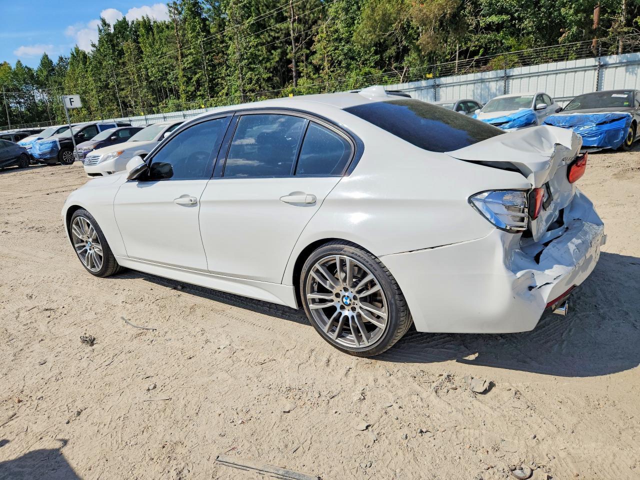 2015 BMW 335 I - zdjęcie 2