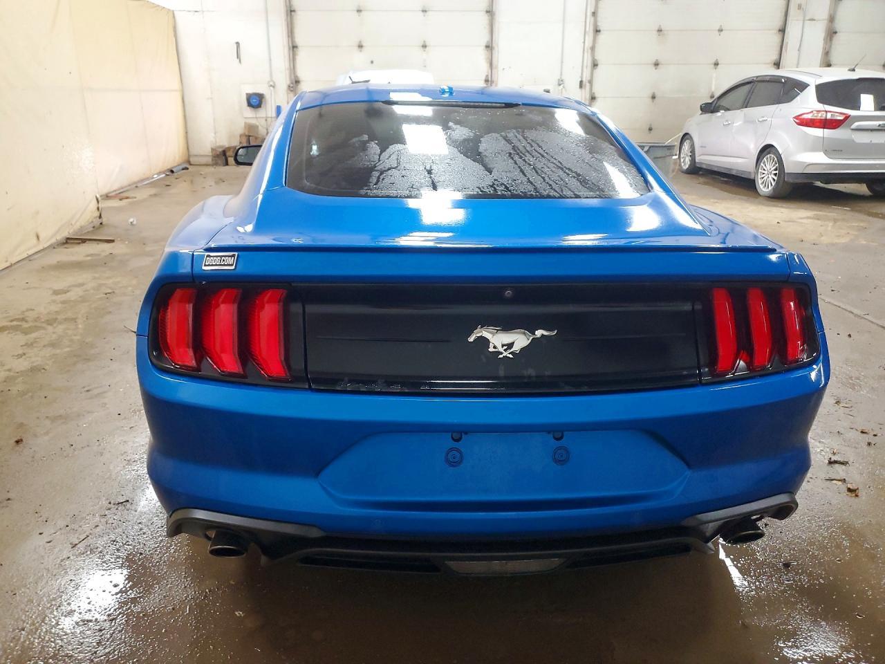 2019 Ford Mustang - zdjęcie 6