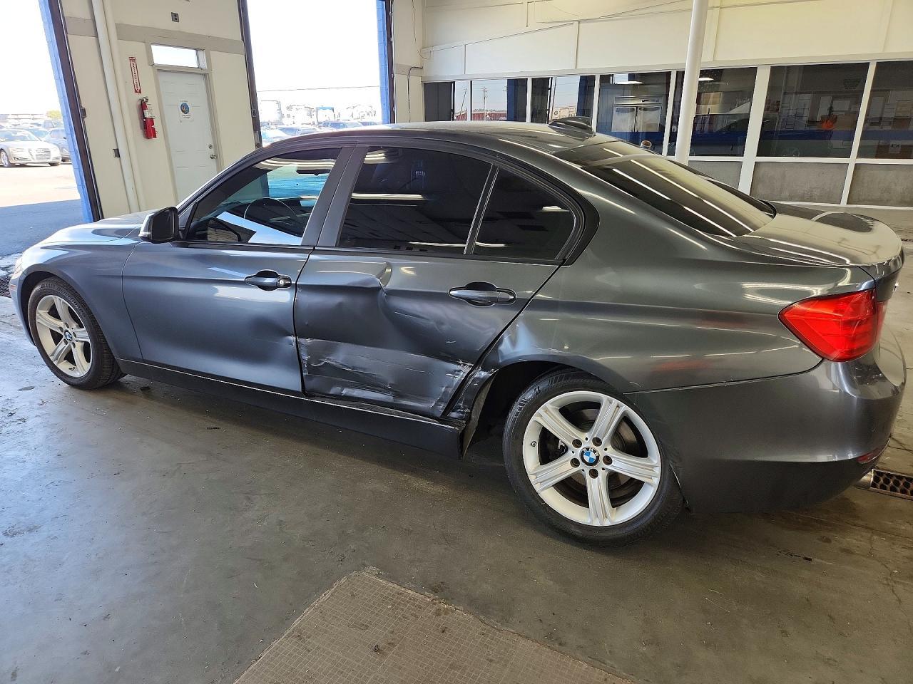 2015 BMW 320 I xDrive - zdjęcie 2