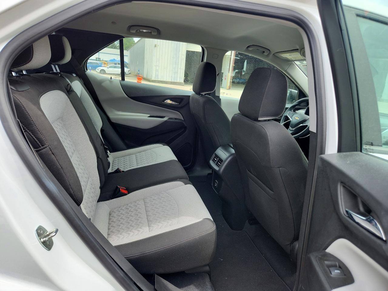 2022 Chevrolet Equinox Ls - zdjęcie 10