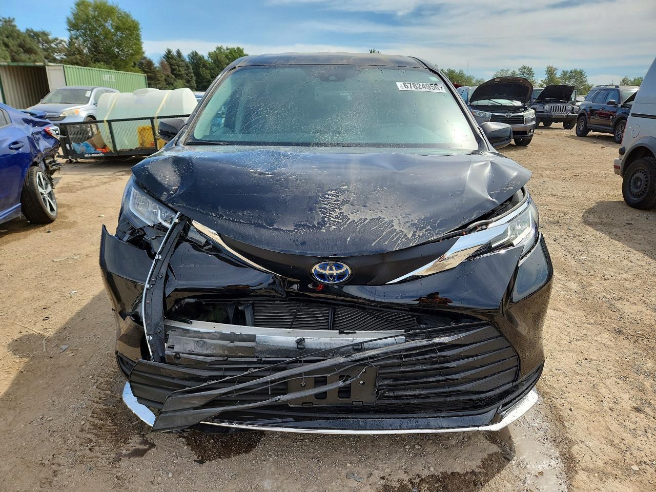 2023 Toyota Sienna Le - zdjęcie 5