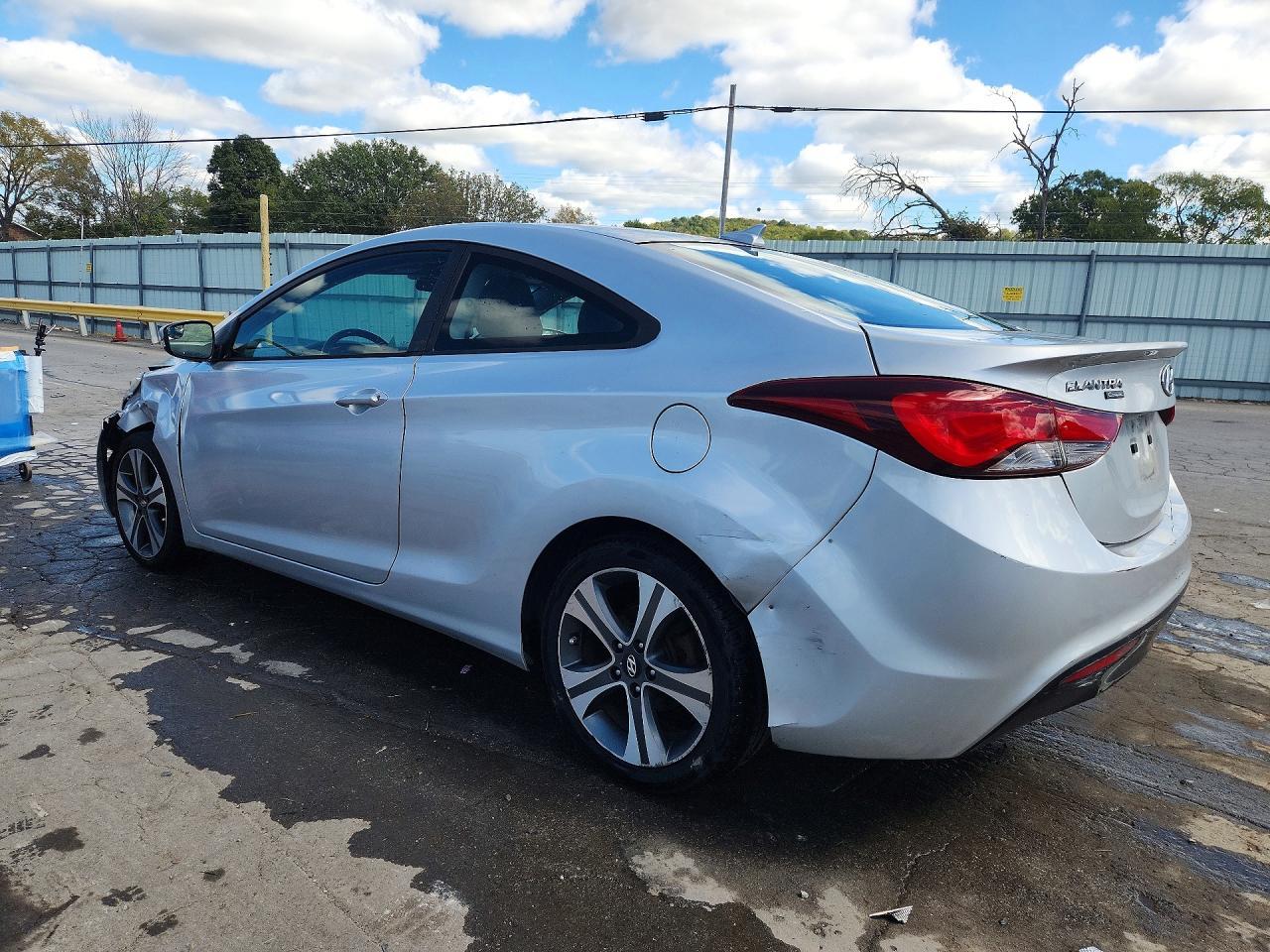 2014 Hyundai Elantra Coupe Base - zdjęcie 2