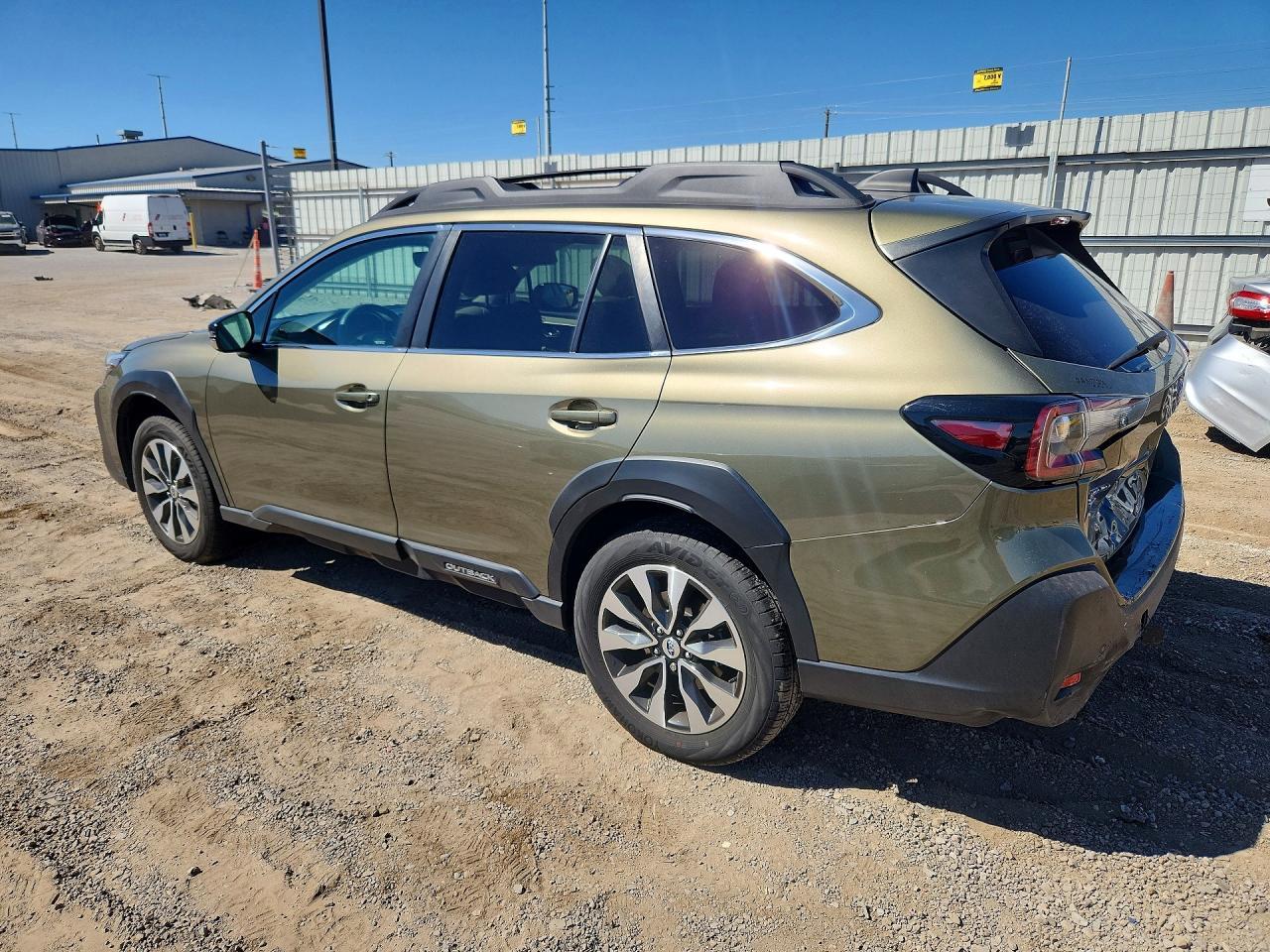 2023 Subaru Outback Limited Xt - zdjęcie 2