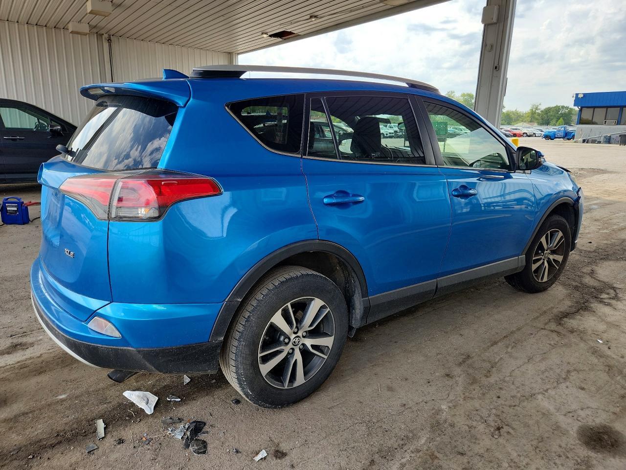2016 Toyota Rav4 Xle - zdjęcie 3