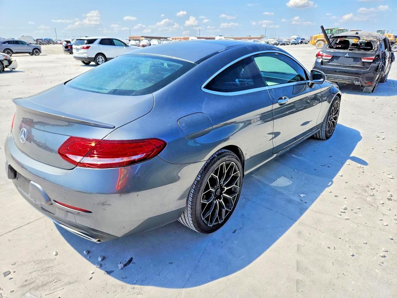 2017 Mercedes-Benz C 300 - zdjęcie 3