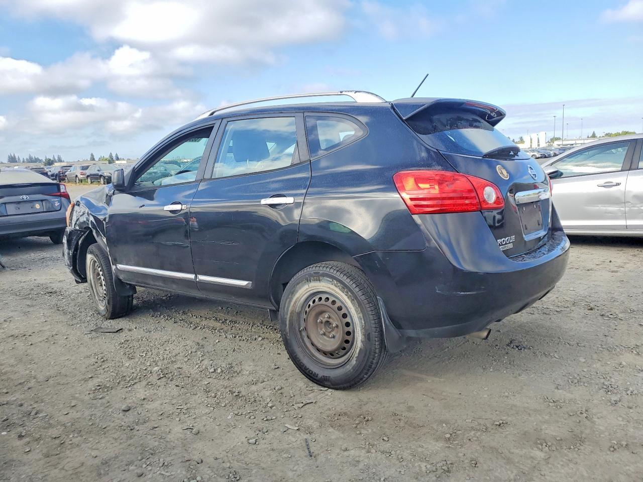 2014 Nissan Rogue Select S - zdjęcie 2