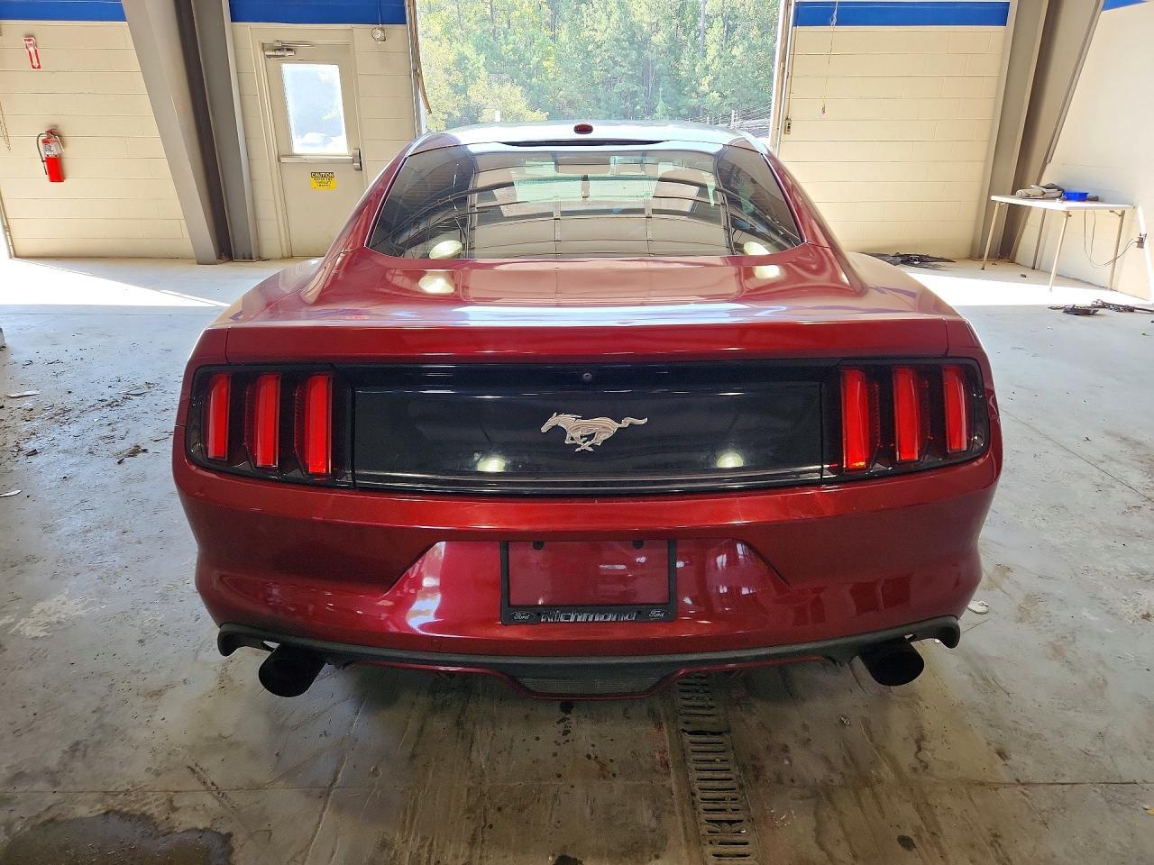 2016 Ford Mustang - zdjęcie 6