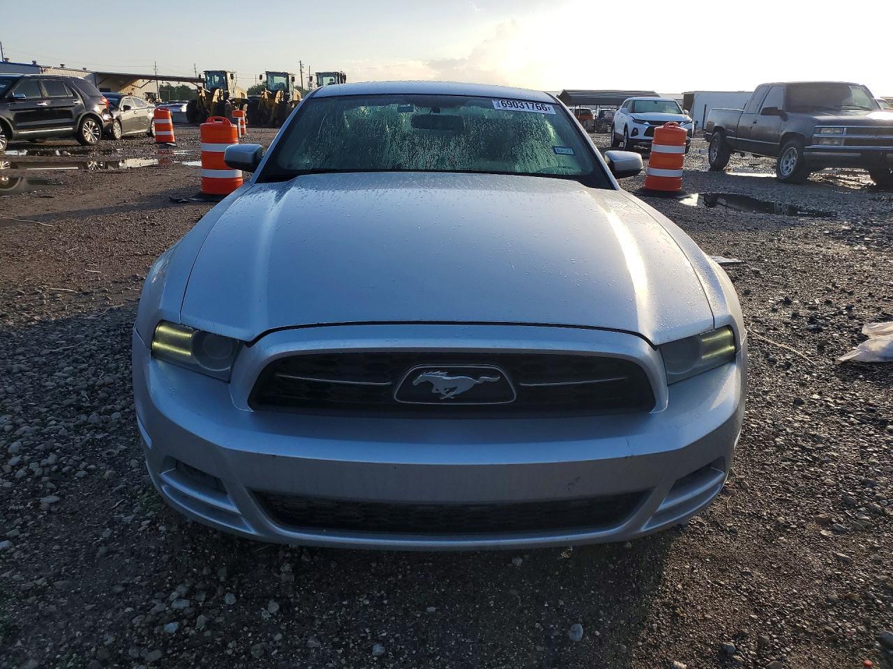 2013 Ford Mustang - zdjęcie 5