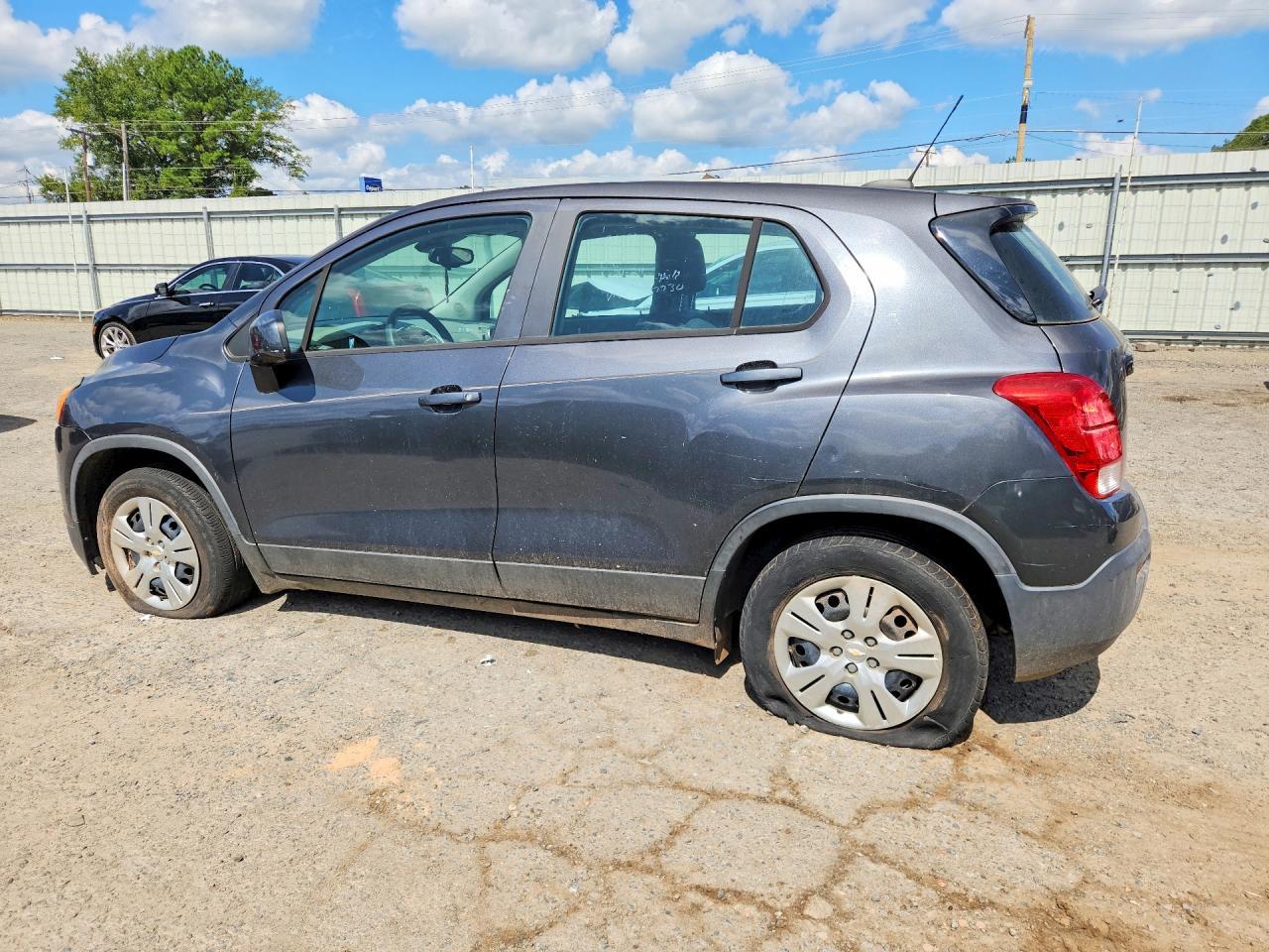 2016 Chevrolet Trax Ls - zdjęcie 2