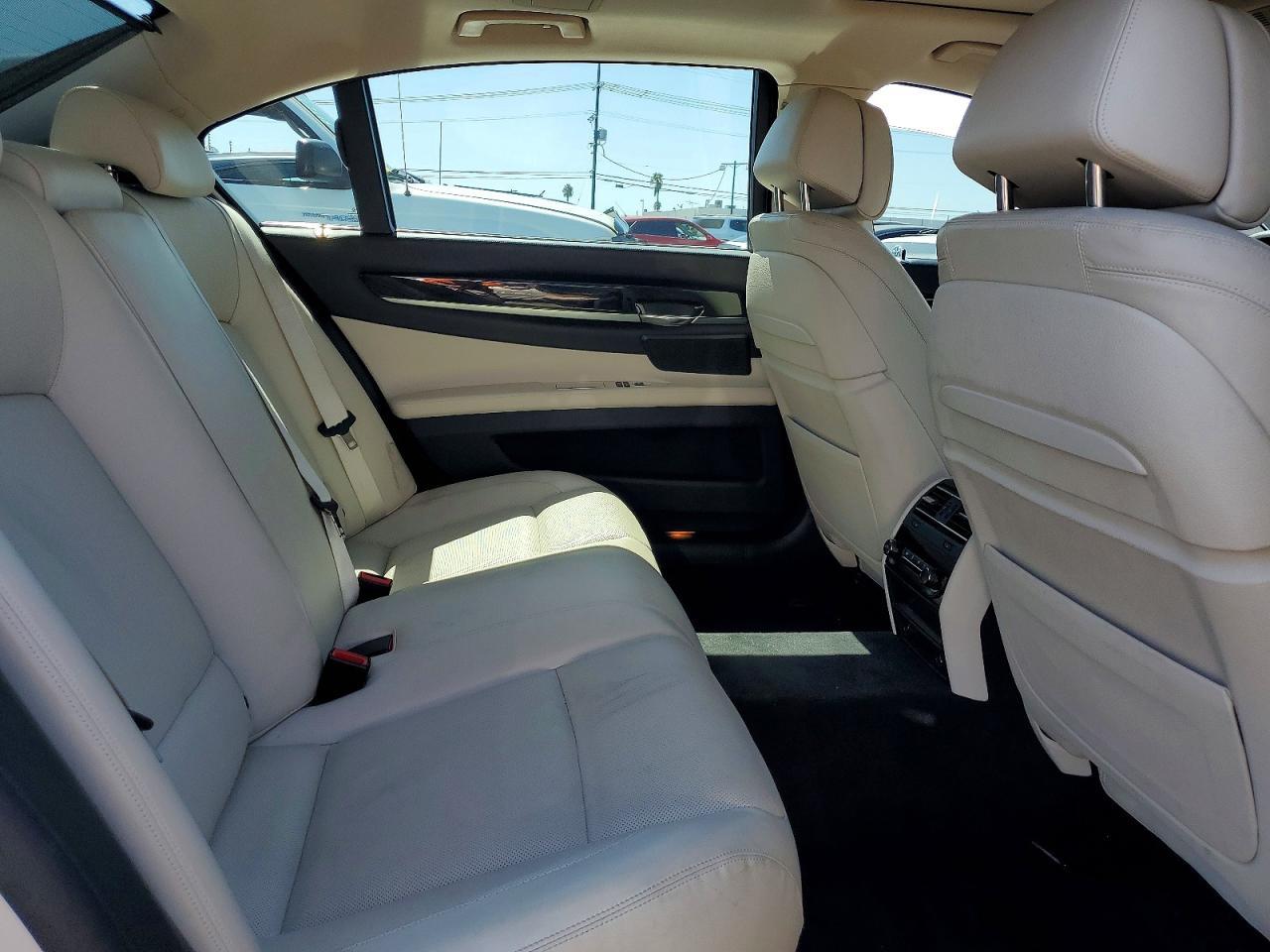2013 BMW 750 Li - zdjęcie 10