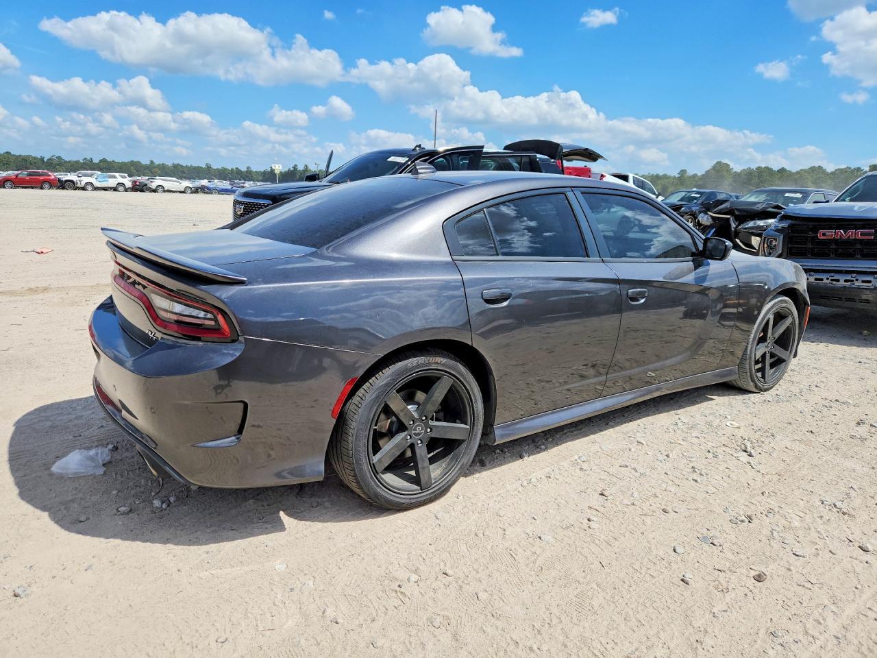 2019 Dodge Charger R/T - zdjęcie 3