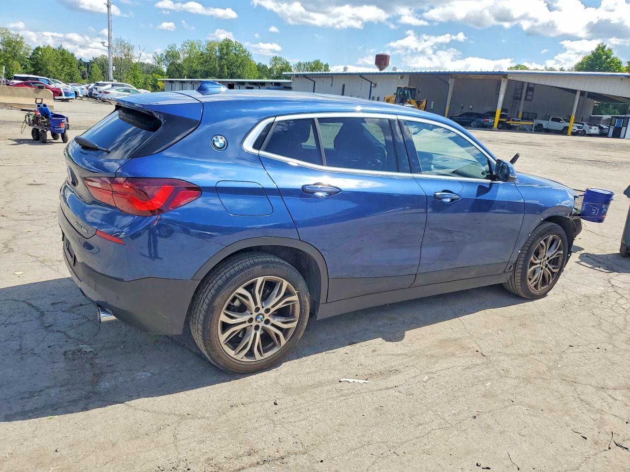 2022 BMW X2 xDrive28I - zdjęcie 3