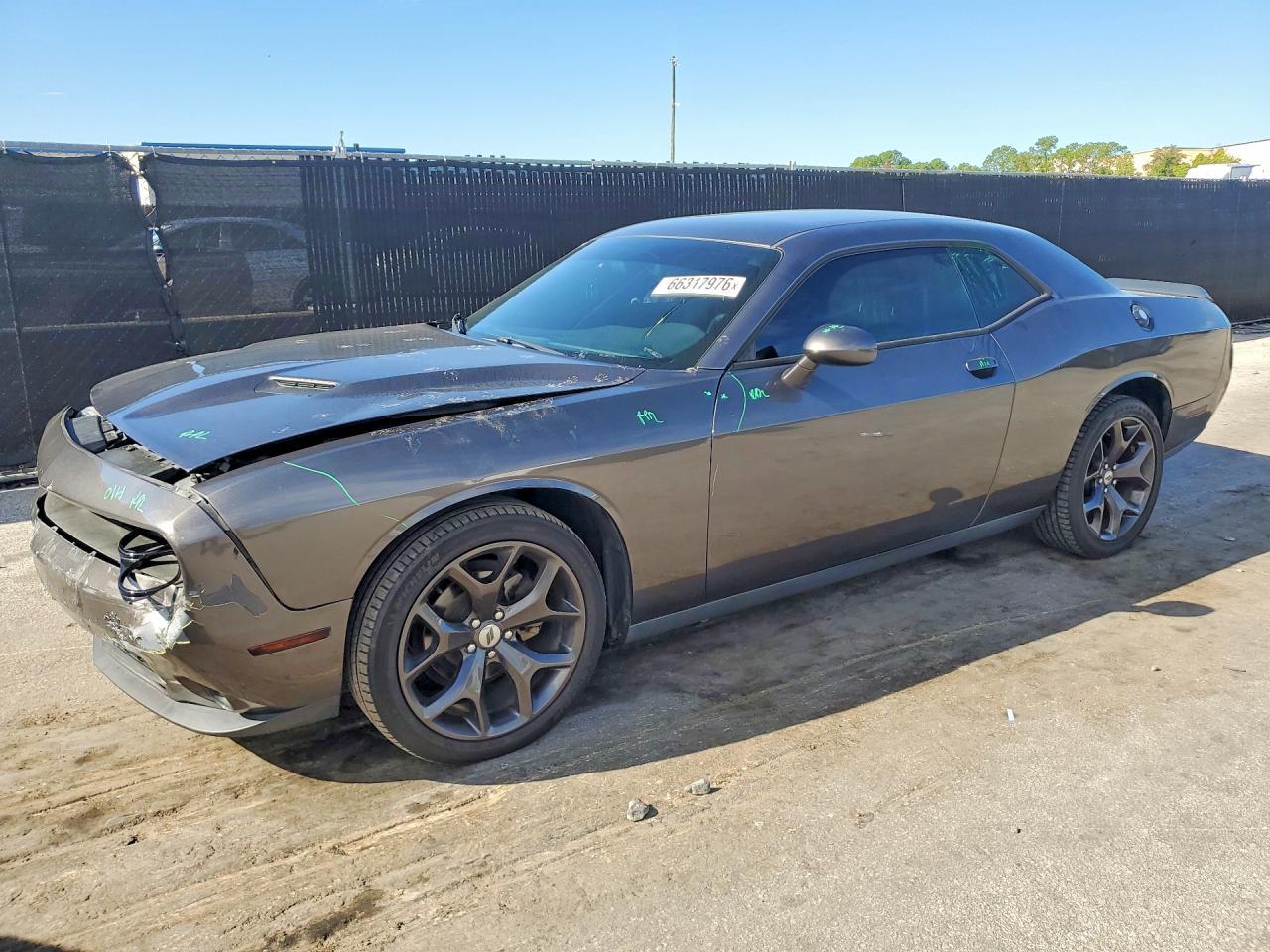 2017 Dodge Challenger Sxt - zdjęcie główne