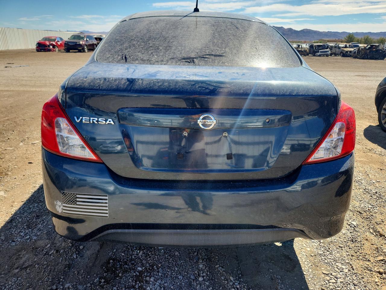 2015 Nissan Versa 1.6 S - zdjęcie 6