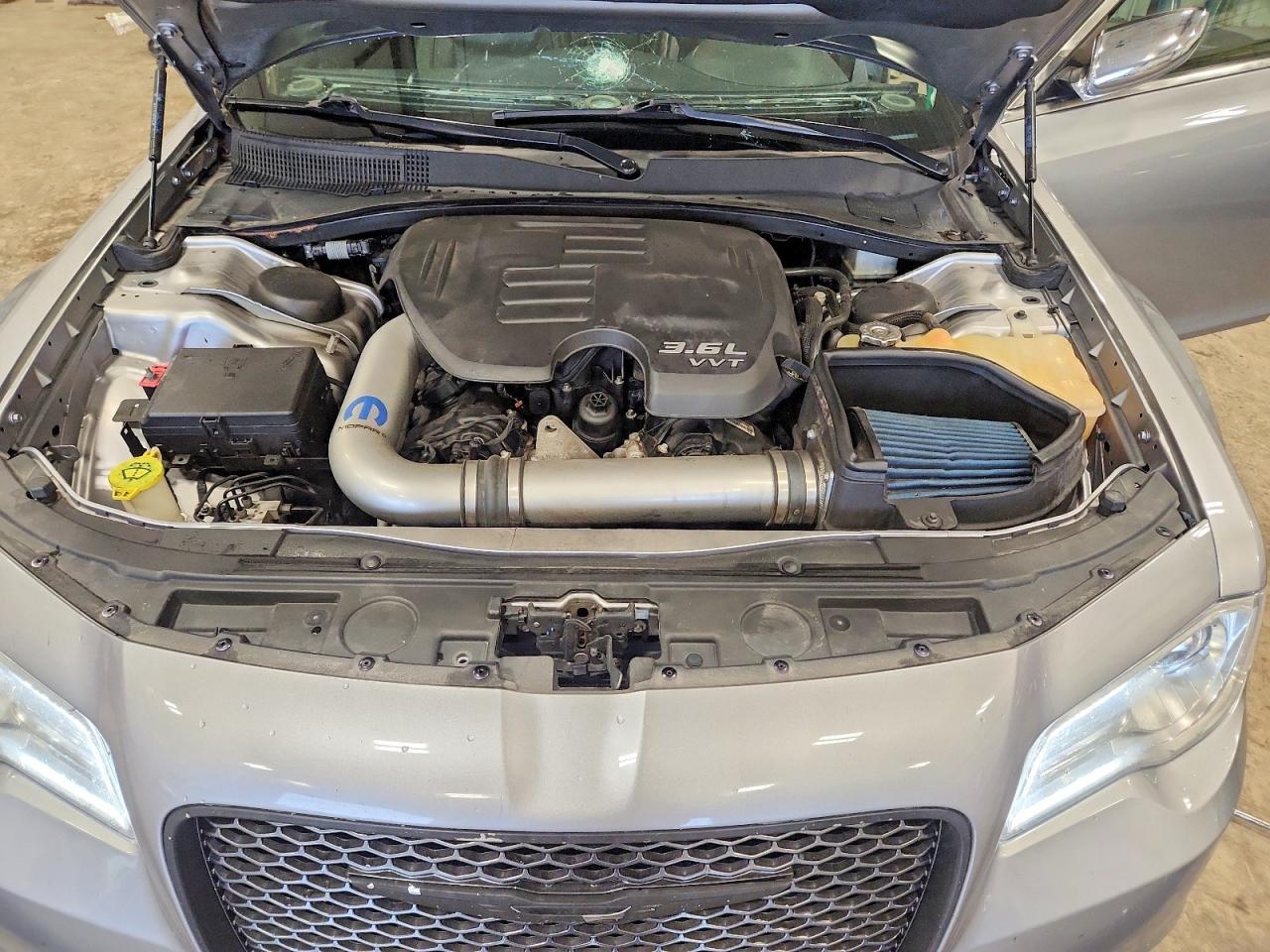 2017 Chrysler 300C - zdjęcie 11