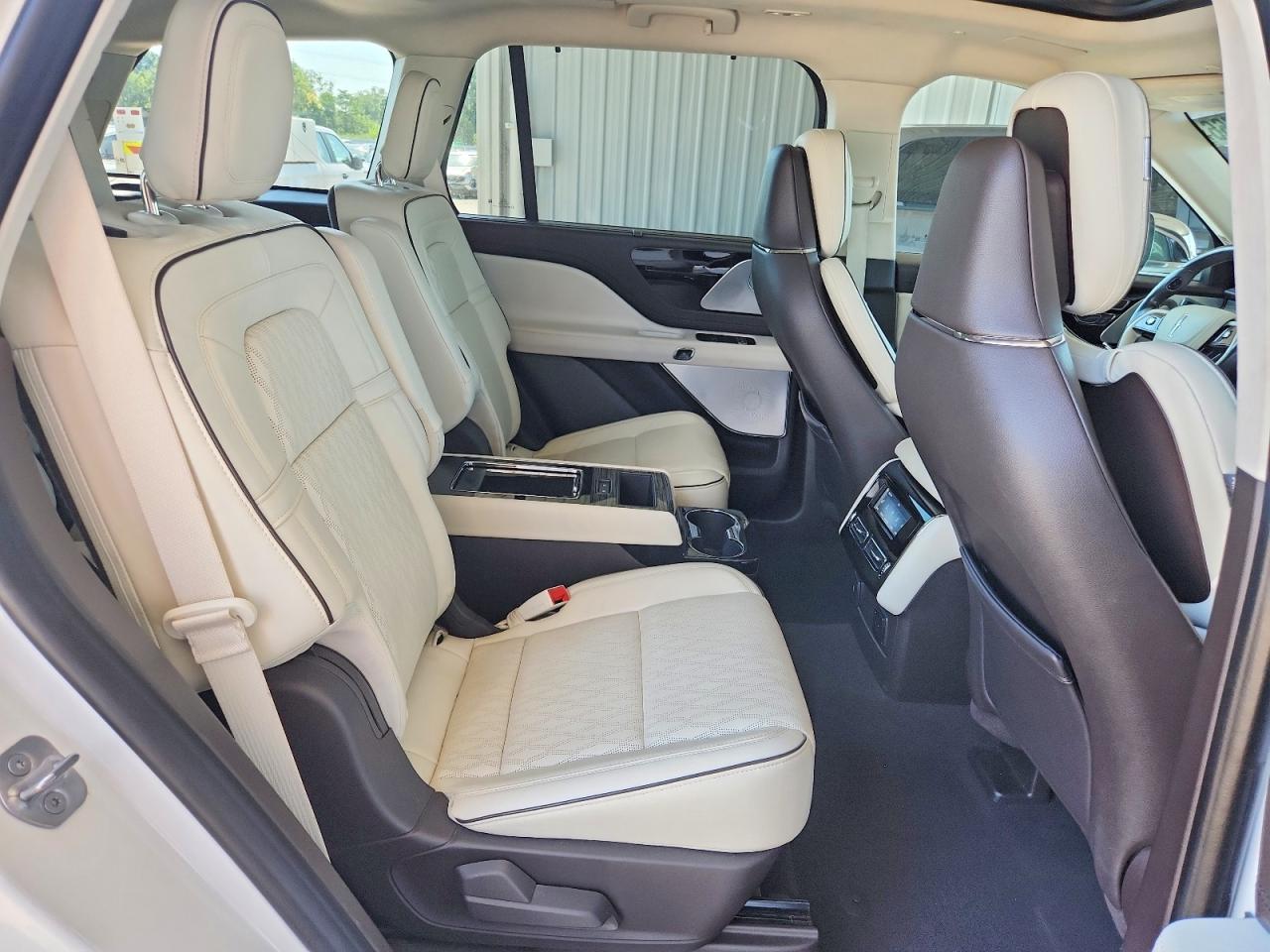 2021 Lincoln Aviator Black Label - zdjęcie 11