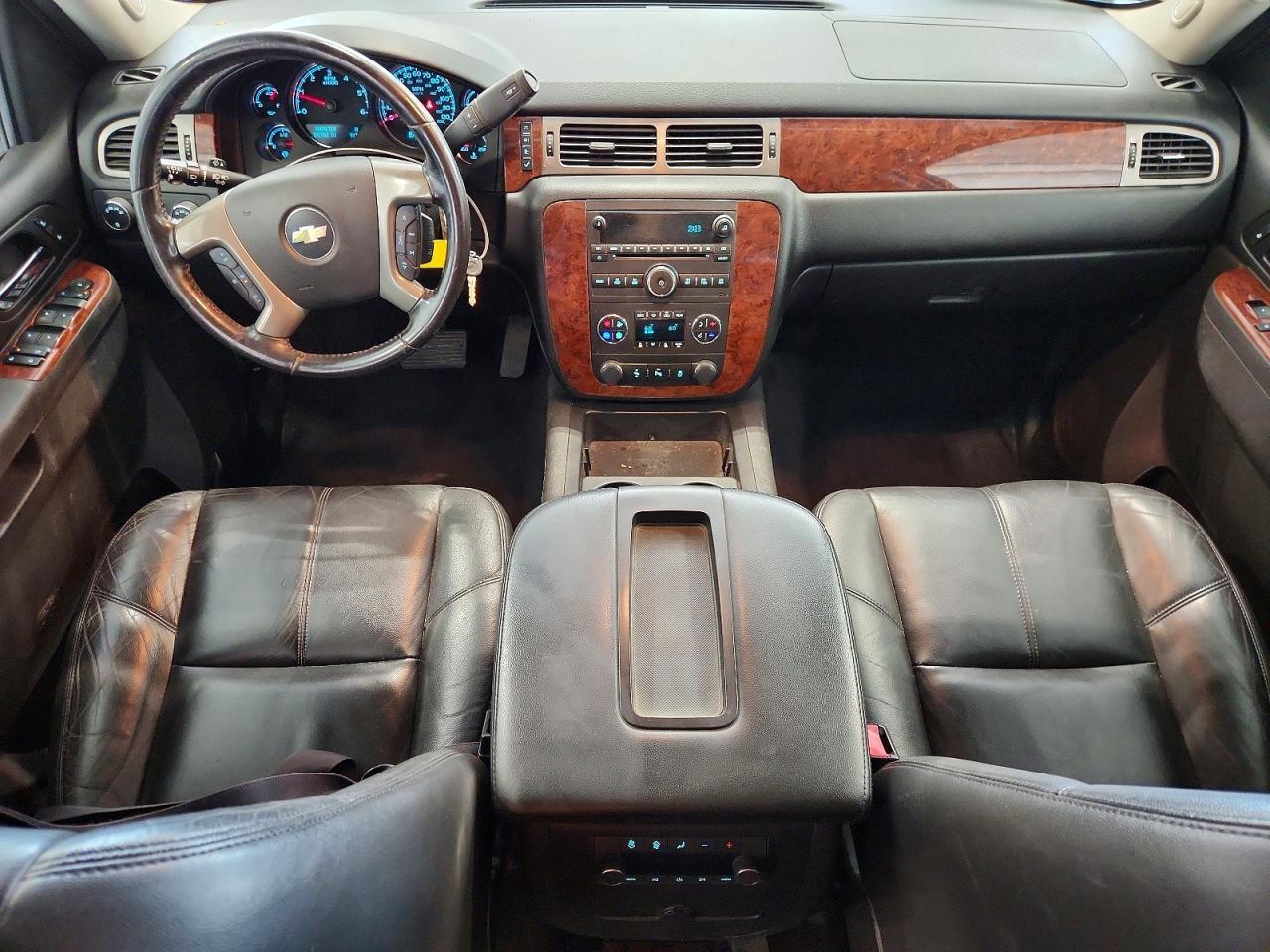 2014 Chevrolet Suburban K1500 Lt - zdjęcie 8