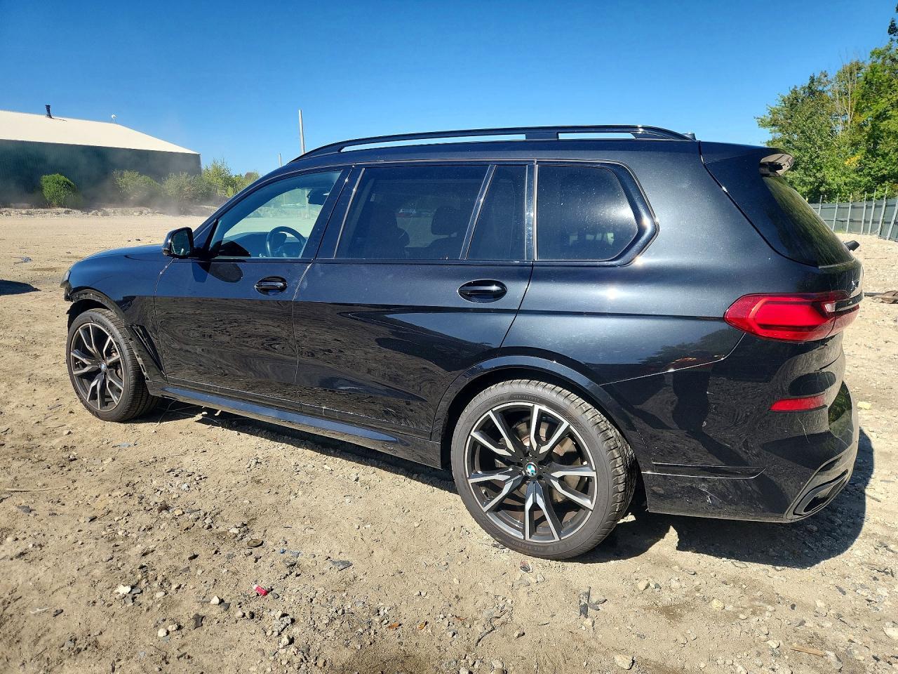 2022 BMW X7 xDrive40I - zdjęcie 2