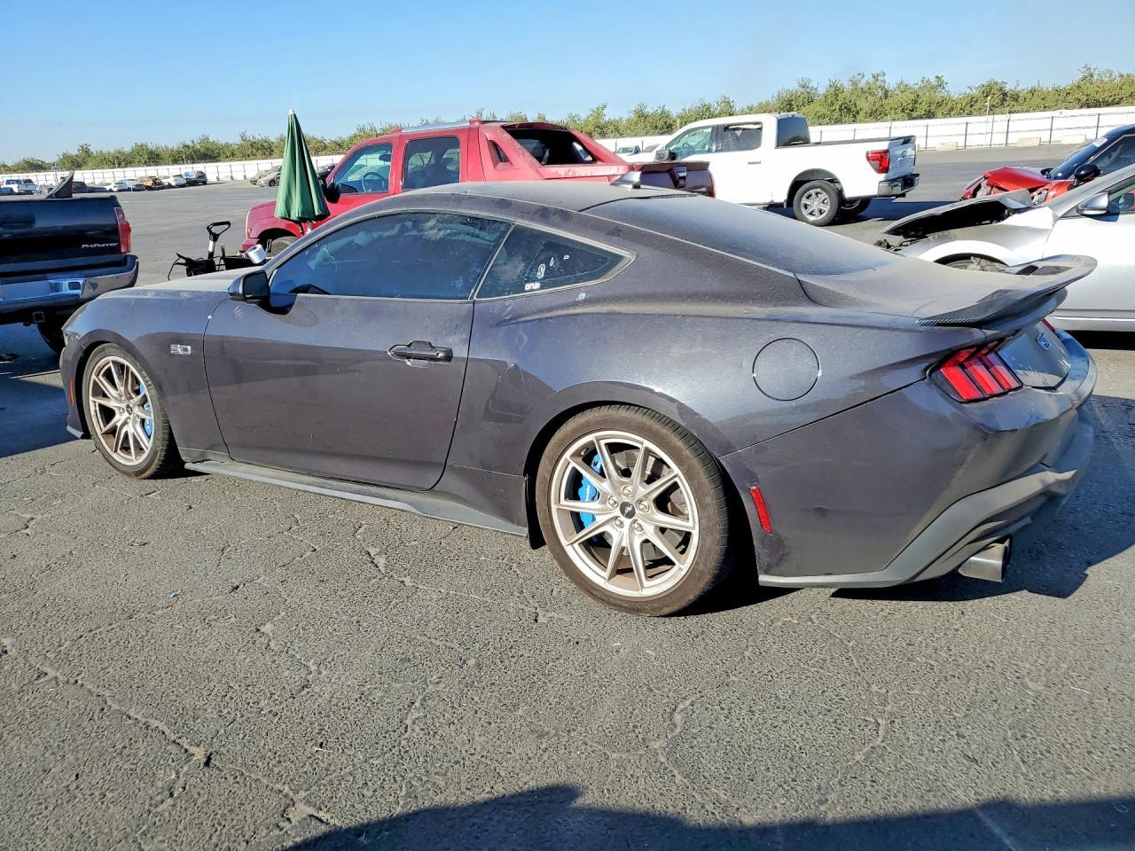 2024 Ford Mustang Gt - zdjęcie 2