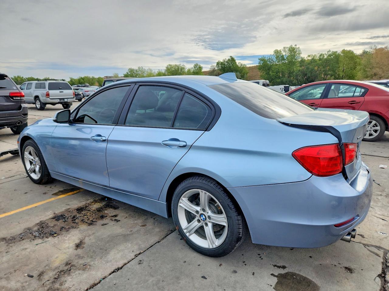 2013 BMW Seria 3 328i - zdjęcie 2
