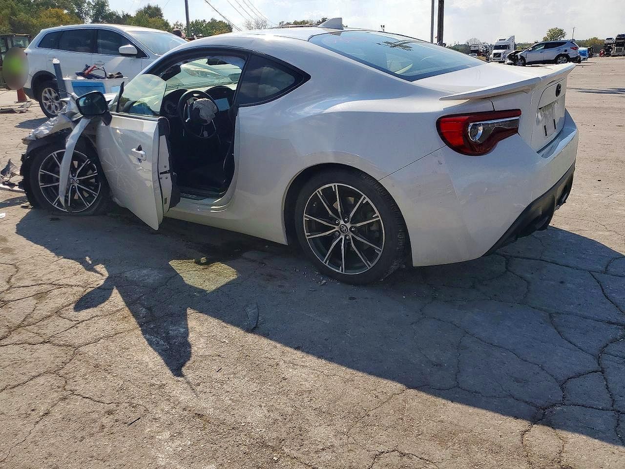 2019 Toyota 86 Base - zdjęcie 2