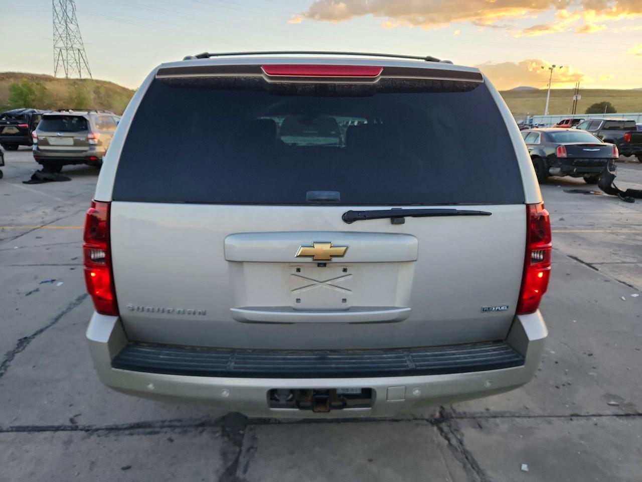 2023 Chevrolet Suburban K1500 - zdjęcie 6