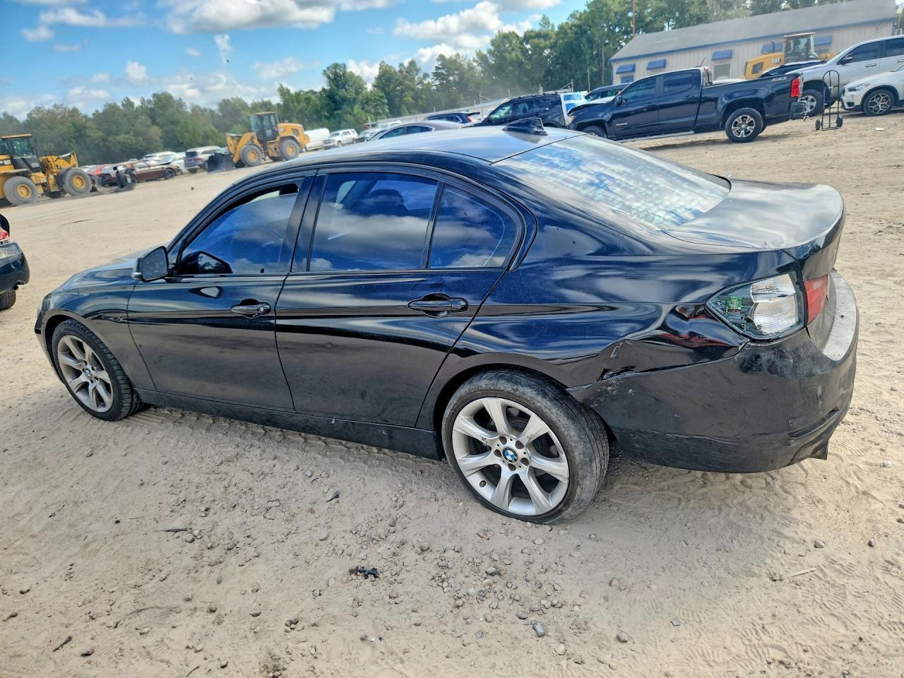 2015 BMW 320 I - zdjęcie 2