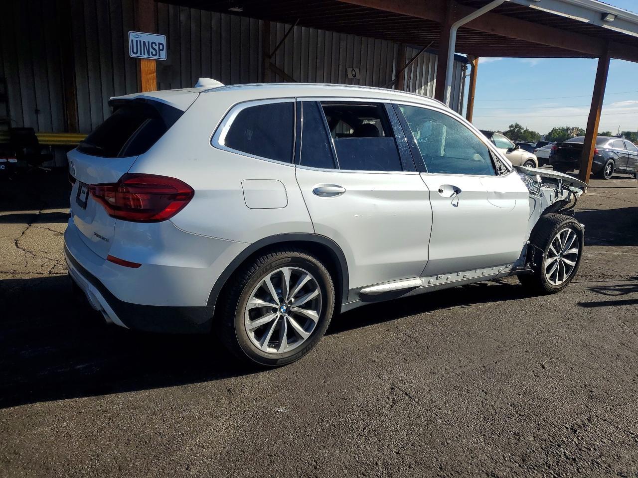 2019 BMW X3 xDrive30I - zdjęcie 3