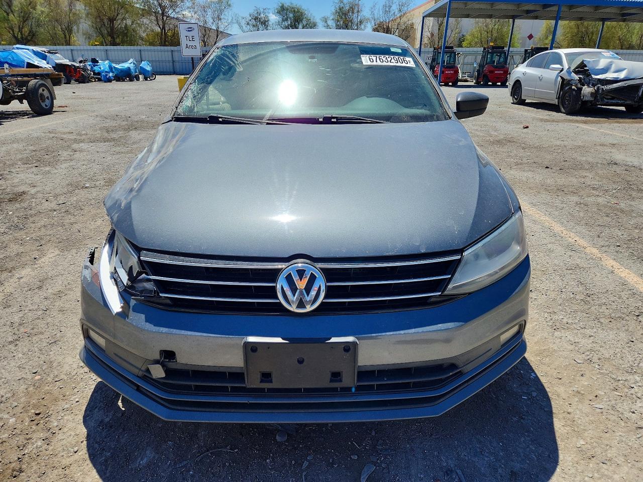 2016 Volkswagen Jetta Sport - zdjęcie 5