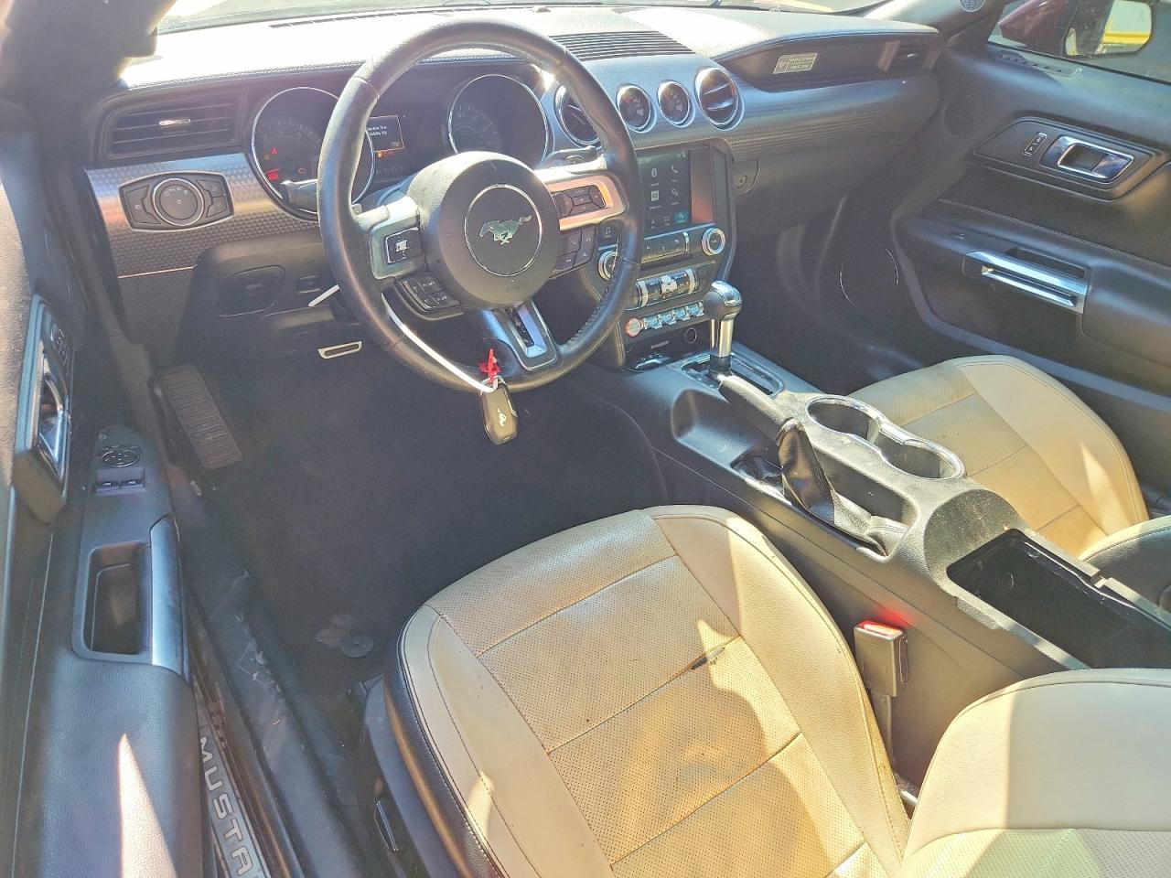 2016 Ford Mustang - zdjęcie 8