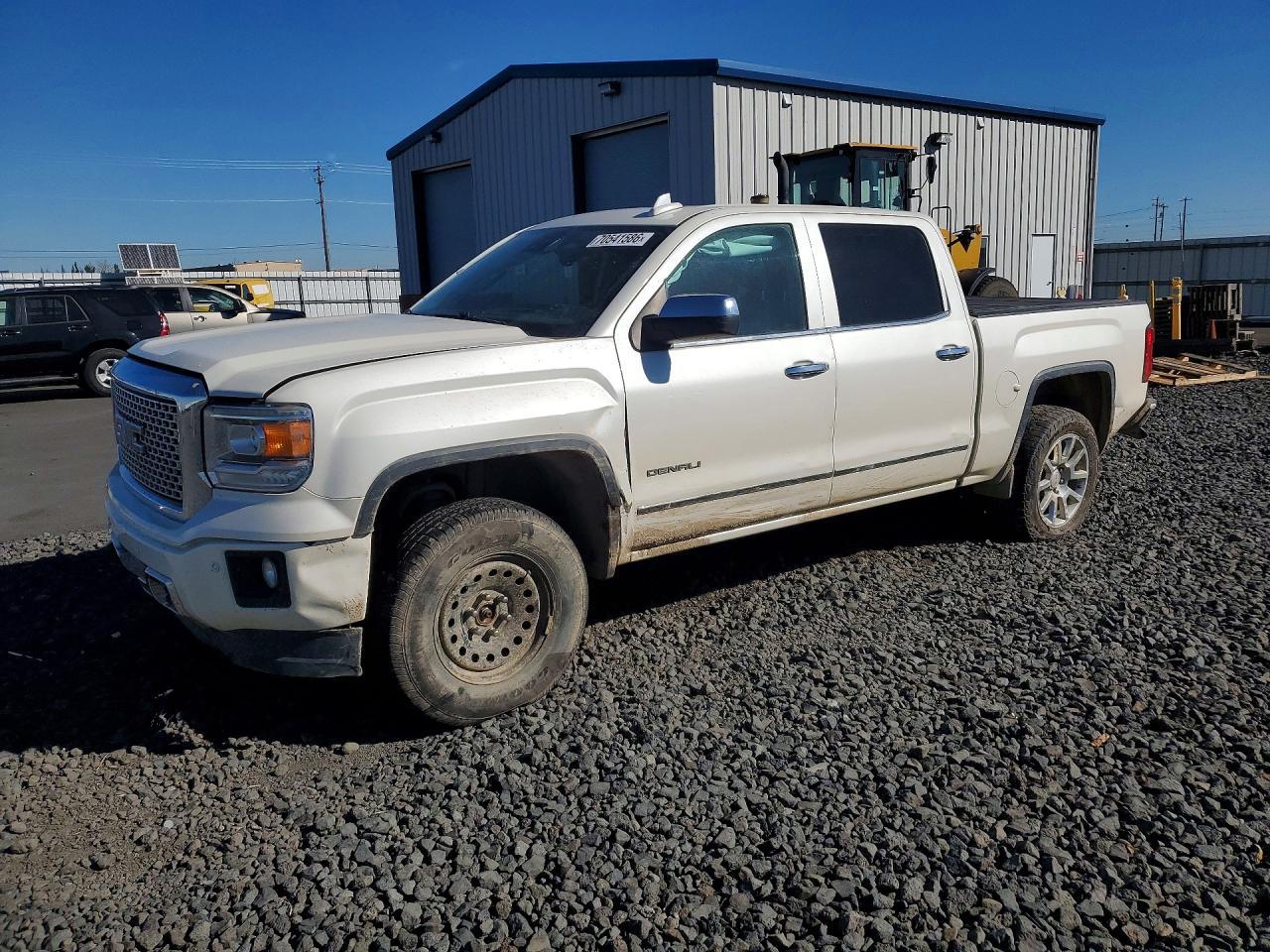 2015 GMC Sierra K1500 Denali - zdjęcie główne