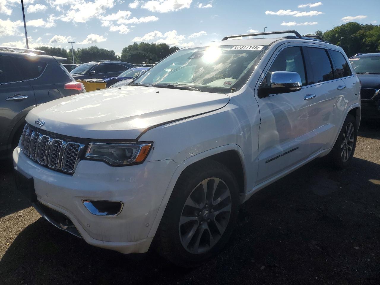 2017 Jeep Grand Cherokee Overland - zdjęcie główne