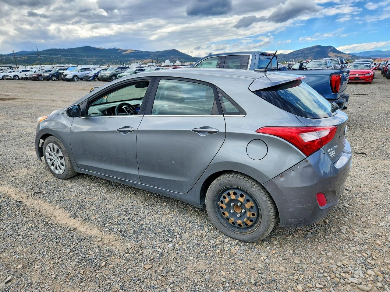 Hyundai Elantra - zdjęcie 2