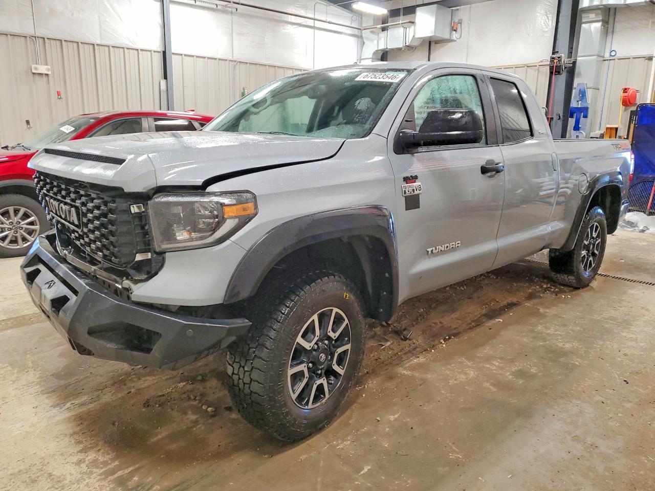 2020 Toyota Tundra Sr5 - zdjęcie główne