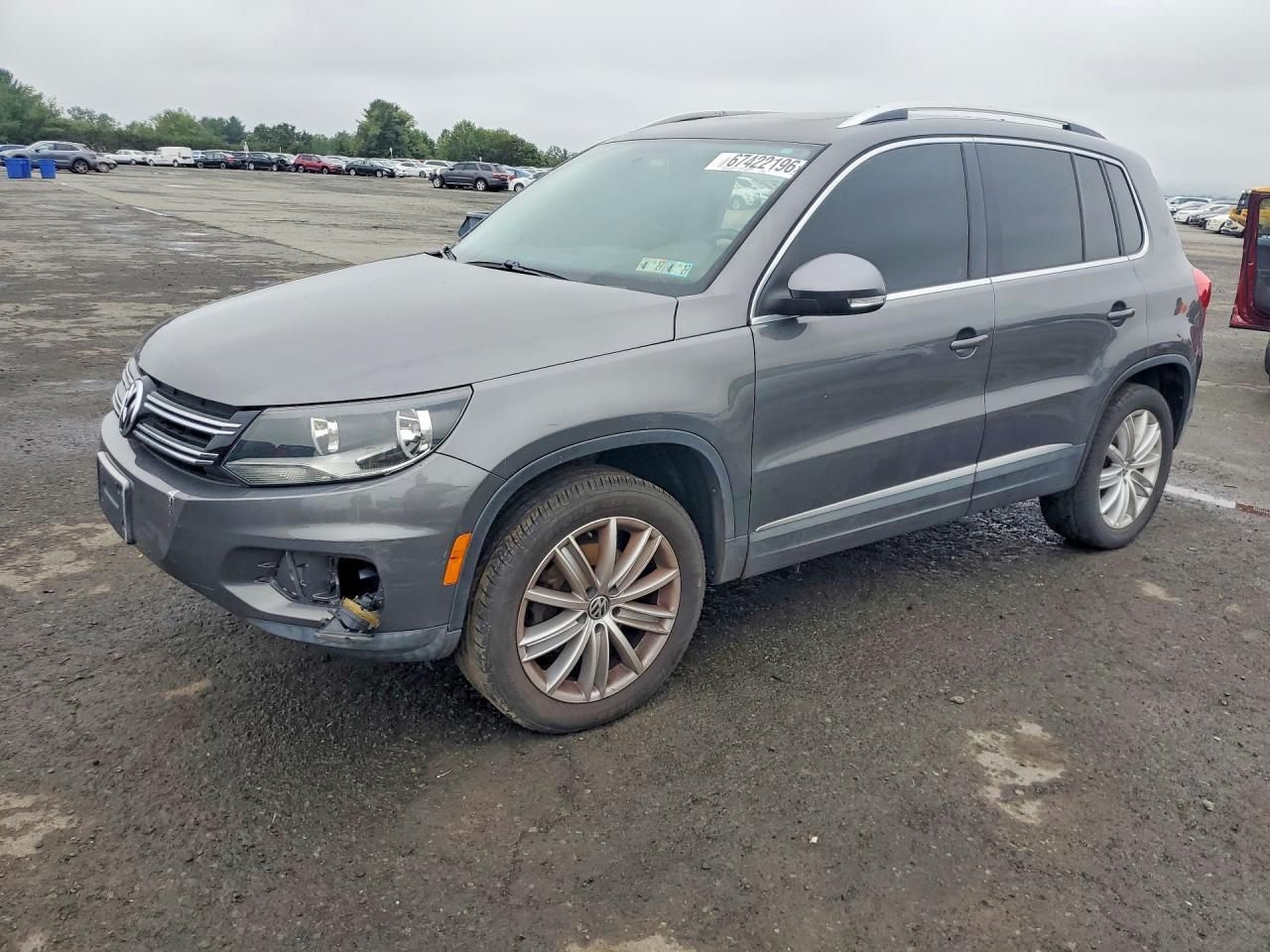 2013 Volkswagen Tiguan S - zdjęcie główne