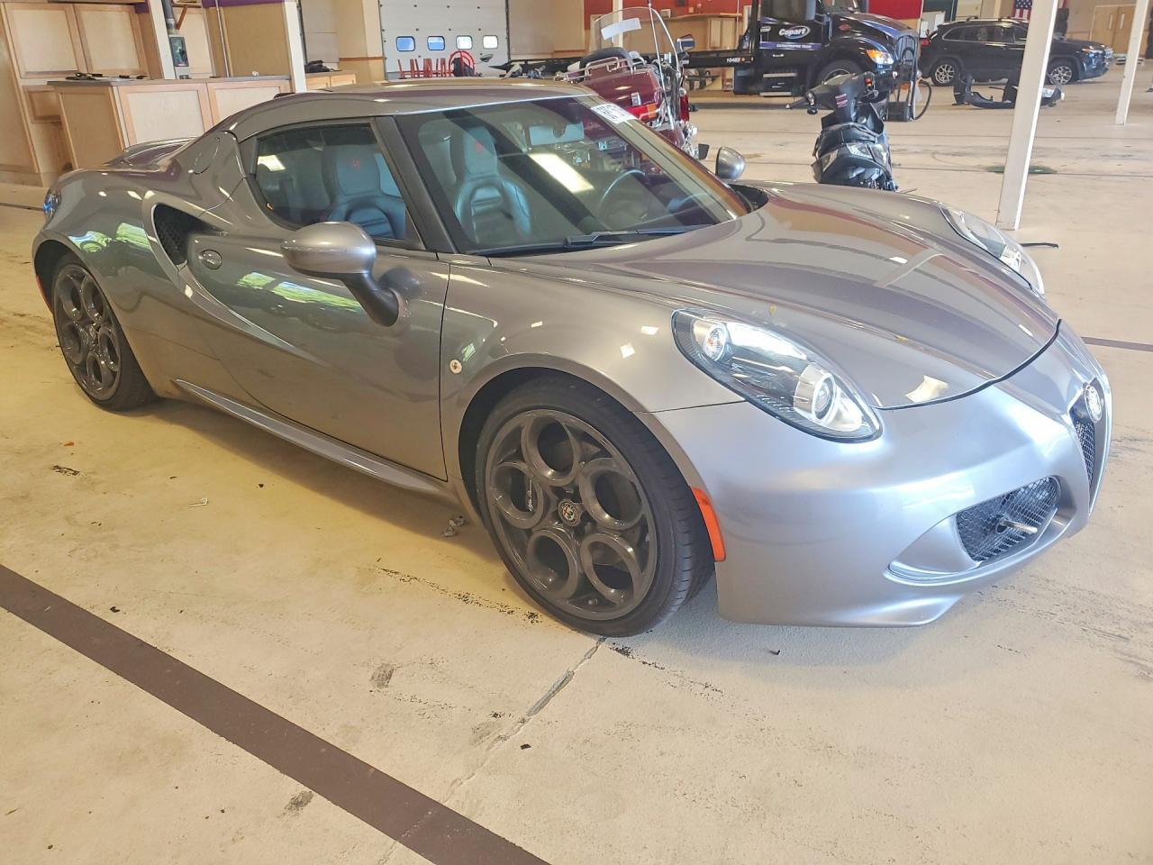 2017 Alfa Romeo 4C - zdjęcie 4