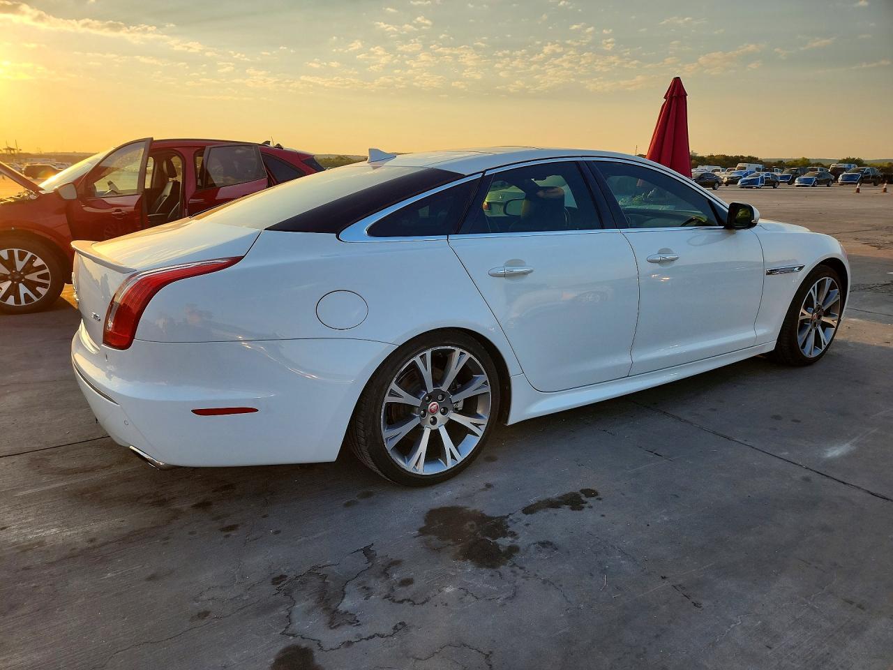 2015 Jaguar Xj - zdjęcie 3