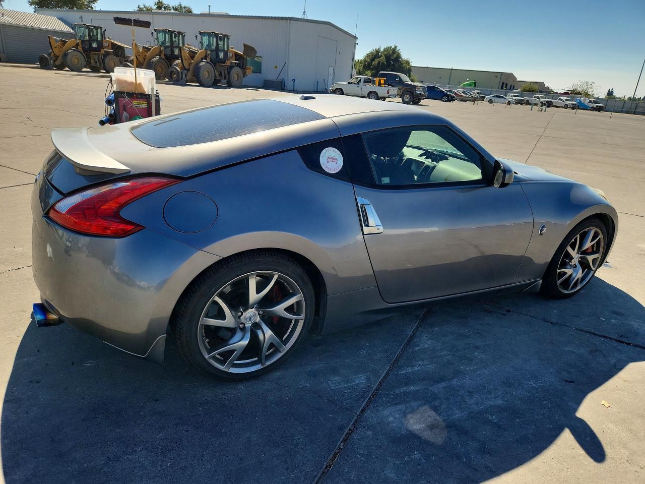 2015 Nissan 370Z Sport Tech - zdjęcie 3