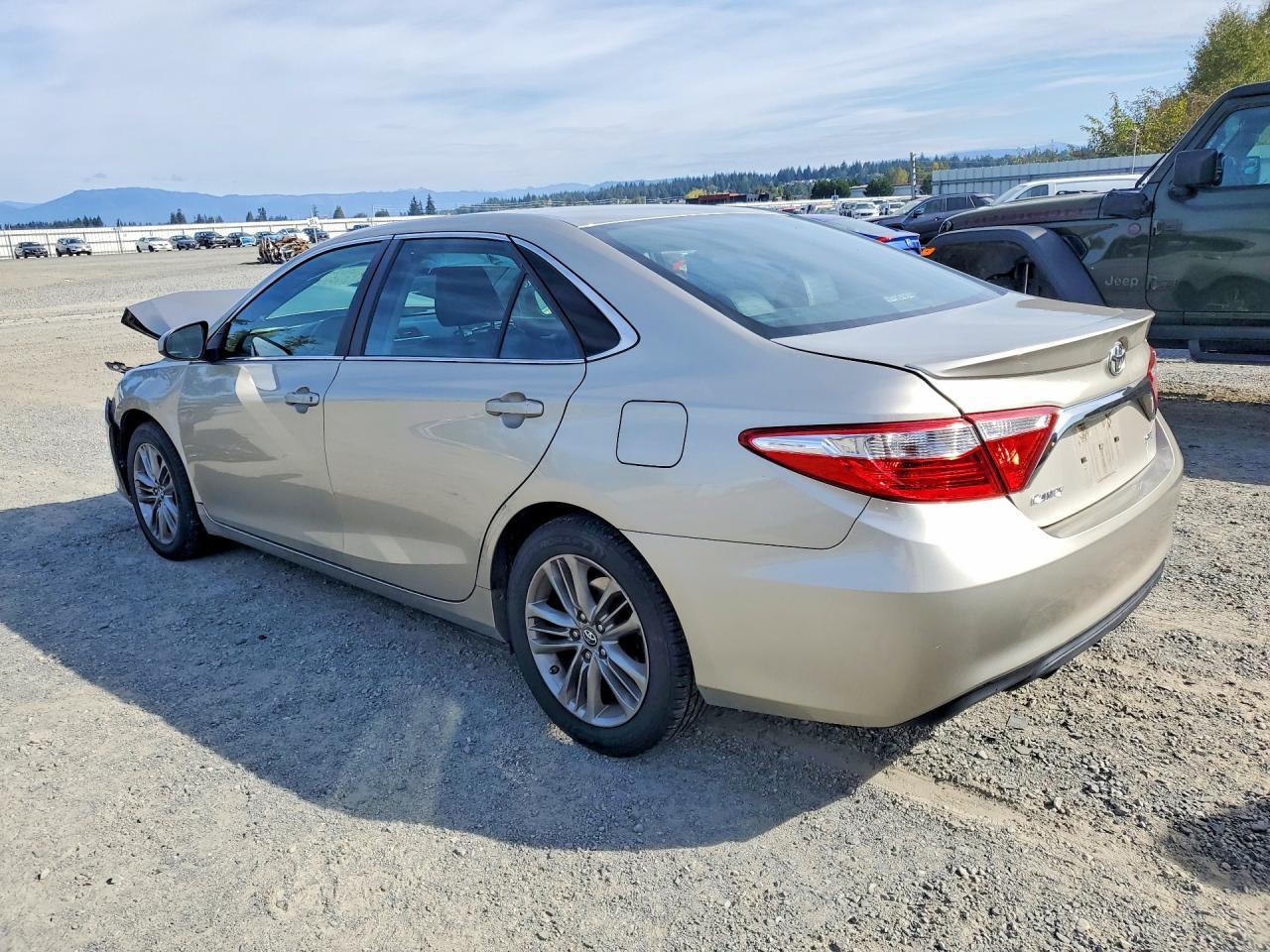 2017 Toyota Camry Se - zdjęcie 2