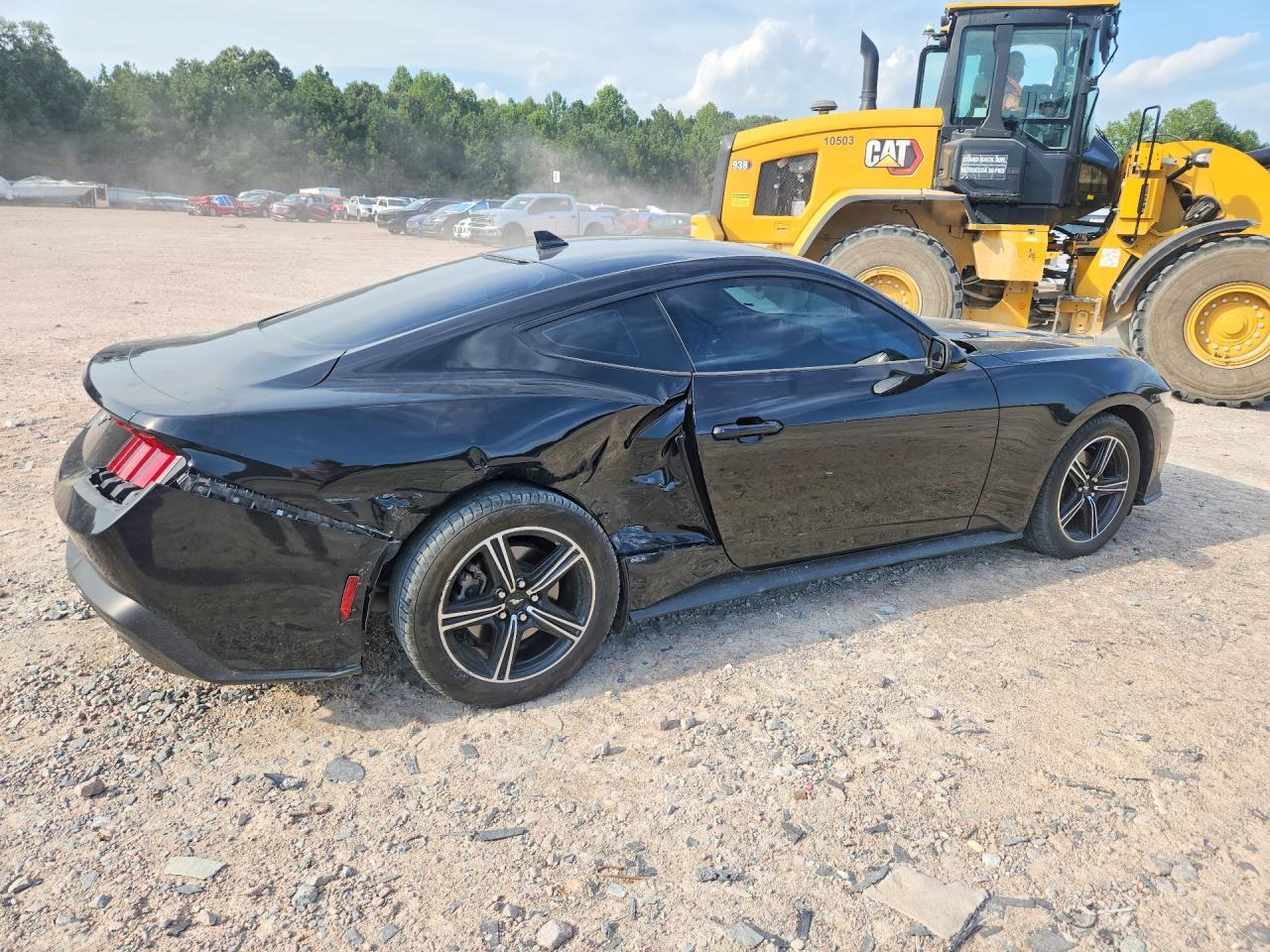 2024 Ford Mustang - zdjęcie 3