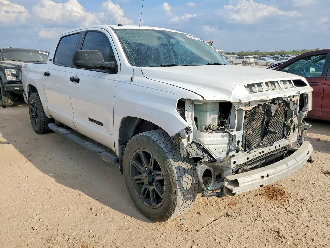 2017 Toyota Tundra Crewmax Sr5 - zdjęcie 4